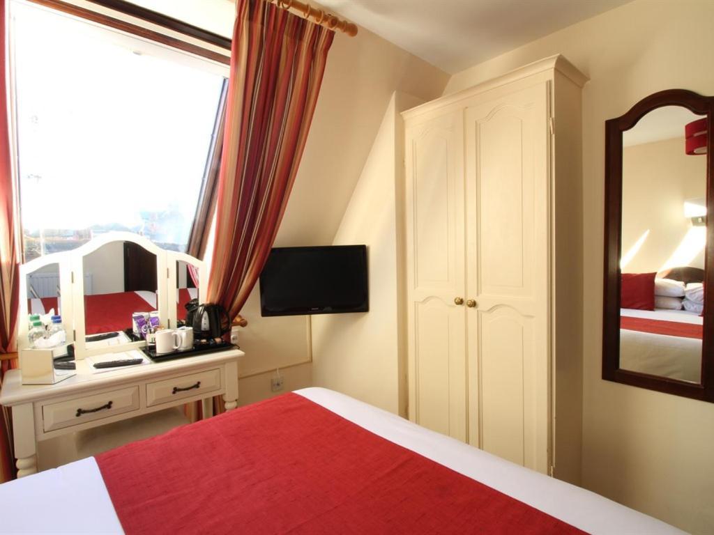 Pilgrims Hotel