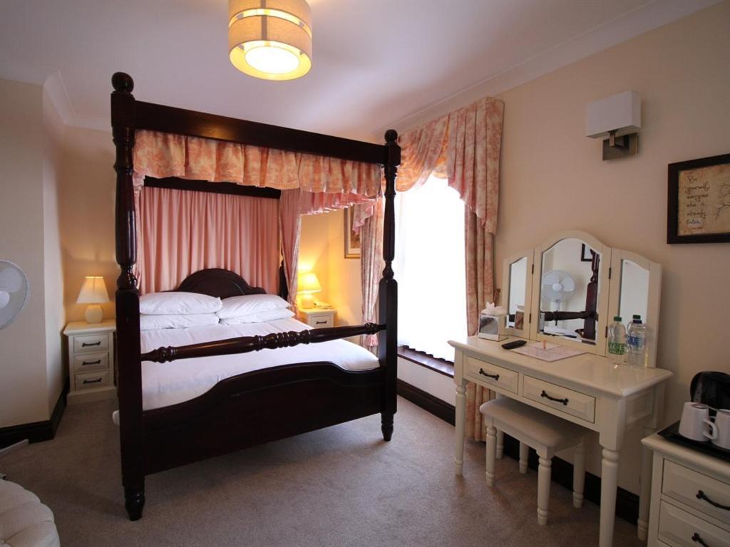 Pilgrims Hotel